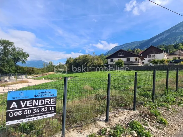 Terrain 568 m²
