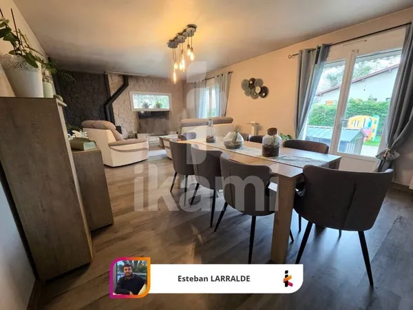 Maison familiale avec piscine 114 m2 sur terrain de 991 m2