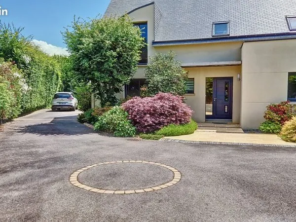 Maison familiale 7 pieces 205 m²