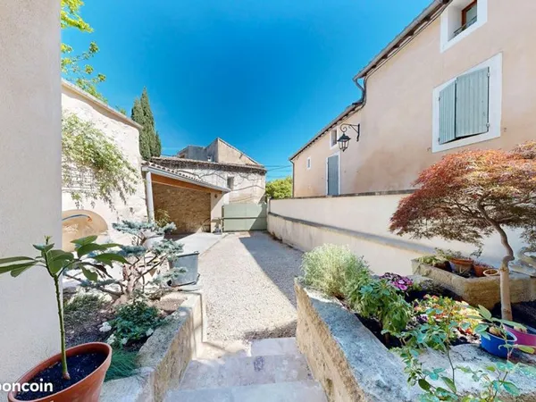 Maison de village 8 pièces 210 m²