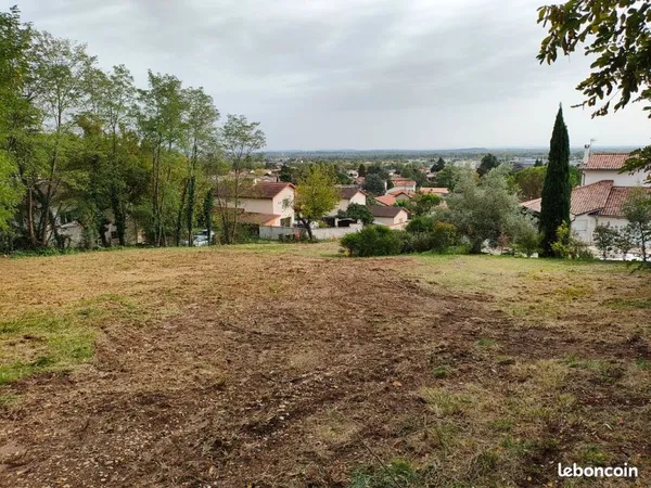 RARE - Très Grand Terrain viabilisé de 2752 m²