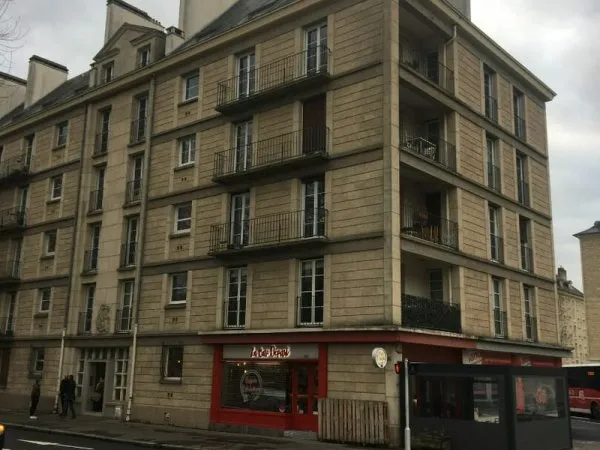 Caen Chambre loué au 5ème étage asc, vue prairie