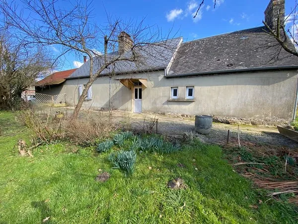 Exclusivité RS : Maison à rénover + dépendances St Mars d'Egrenne