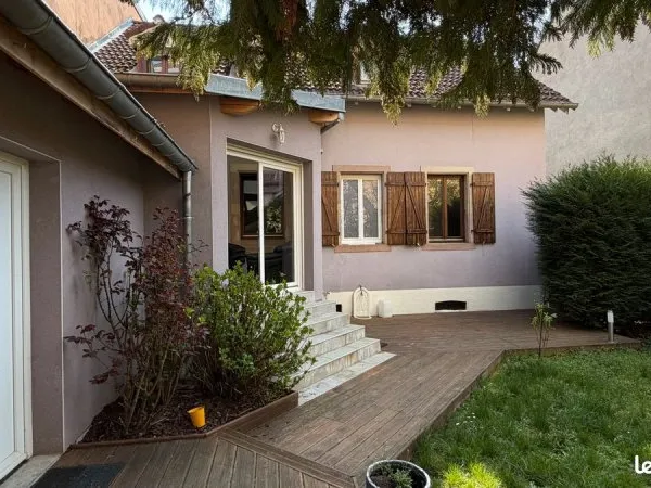 Maison familiale avec 4 chambres et deux salles de bains à Belfort