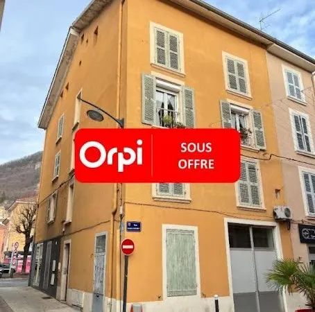 Local 94 m²
