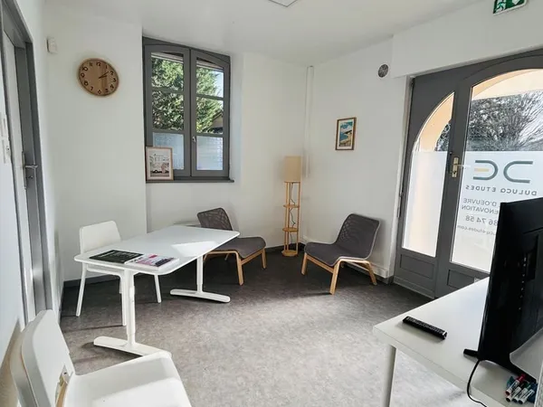 Bureau de consultation partagé - Pouillon centre