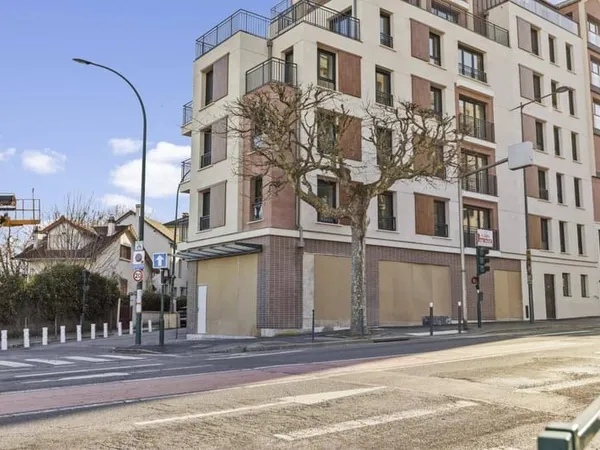 Local commercial 115 m²