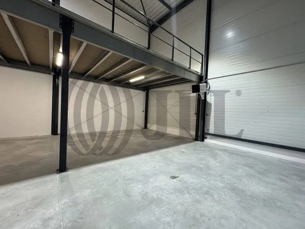 Local d'activité 279 m²