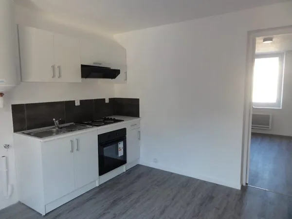 T1 MEUBLE MODERNE!