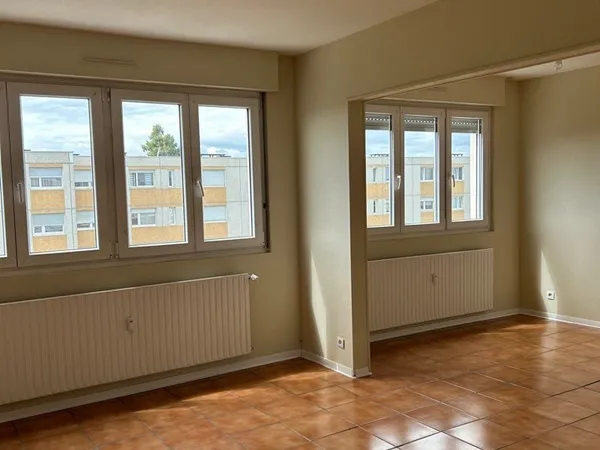 MULHOUSE - F3 70 m² - 2 chambres - 690 CC
