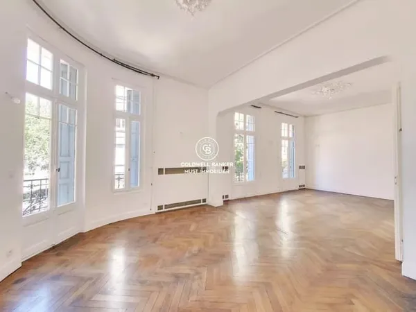 Appartement face au Palais des Congrès