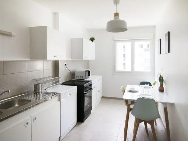 Chambre Colocation Grenoble 5p 100m² 390€