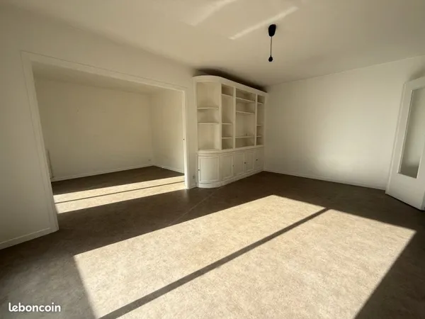 NANTES CENTRE CANCLAUX / BOUHIER Un appartement T4 lumineux De 81,39 m2 cave garage