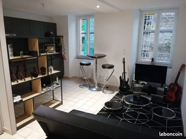 À louer appartement type 2 deuxième étage