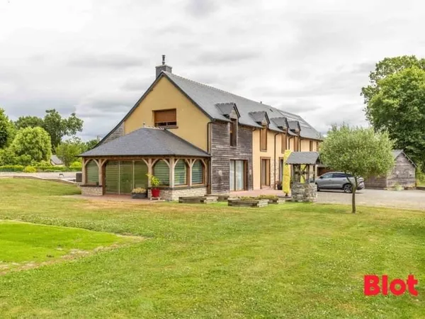 Villa 9 pièces 288 m²