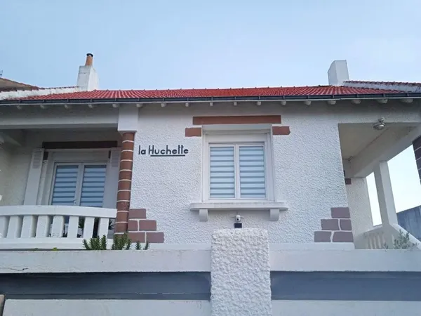 MAISON AU CENTRE DE ST GILLES