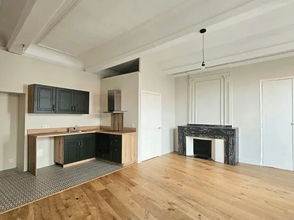 COUP DE COEUR: APPARTEMENT DE TYPE 3 avec du cachet