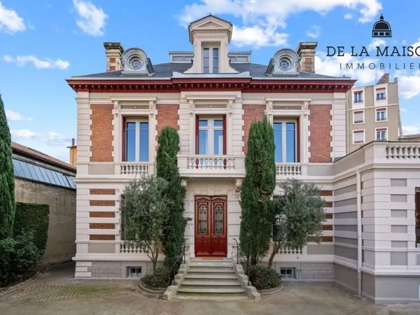 Maison de luxe 21 pièces 467 m²