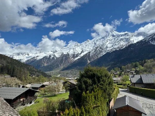 Un grand chalet, de multiples possibilités - skis aux pieds