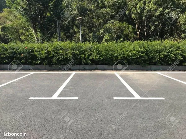 Place de parking extérieure sécurisée Ecully