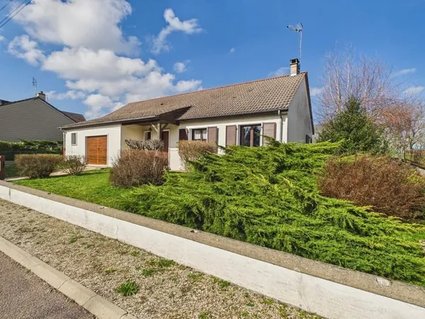 Secteur Liernais : maison de 90 m² avec jardin