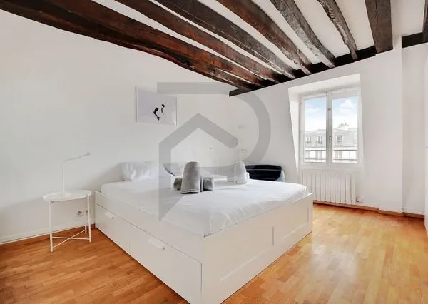 Beau duplex meublé au coeur de Paris centre