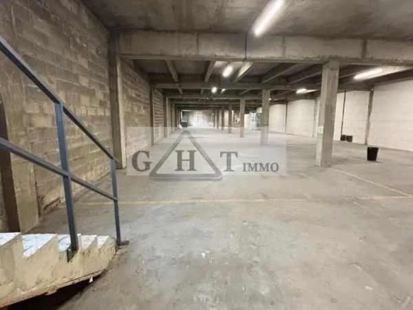 Local bureaux 820 m²