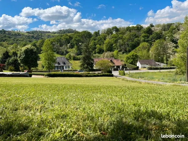 Terrain constructible de 2050 m2