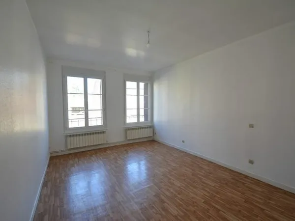 Immeuble de rapport La Fere 11 pièce(s) -