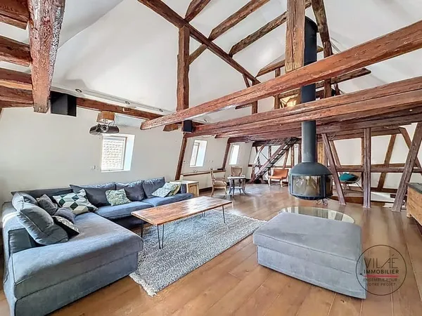 Maison 7 pièces 215 m²