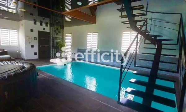 Maison 9 pièces 213 m²