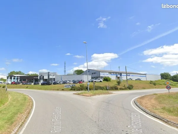 Local 2232 m² Quimper