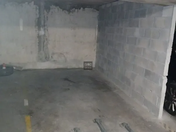 Place de parking en sous-sol