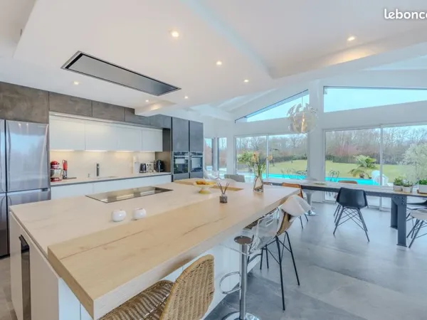 Propriété 7 pièces 245 m²
