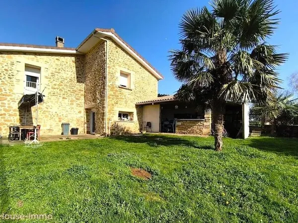 TRES BELLE MAISON AVEC MAGNIFIQUE VUE AU CALME