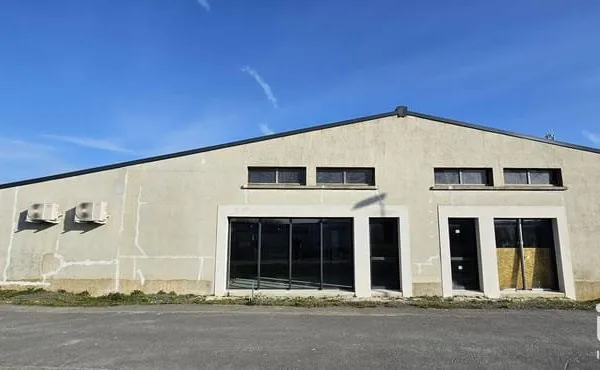 Immeuble commercial 1060 m²