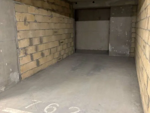 Parking 16 m²