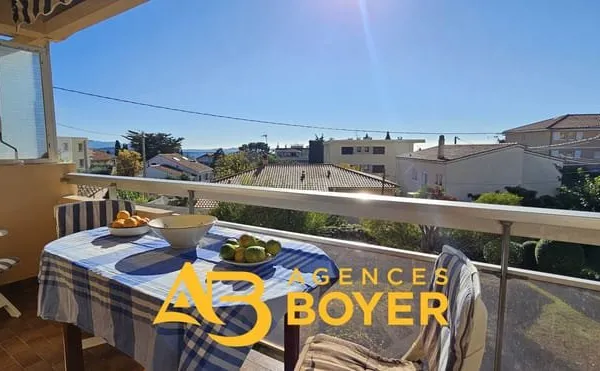 T2 lumineux de 49 m2 avec terrasse plein sud à Bandol proc