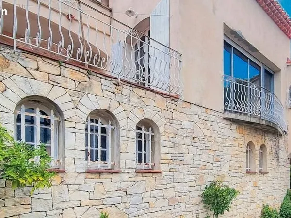 Villa 8 pièces 266 m²