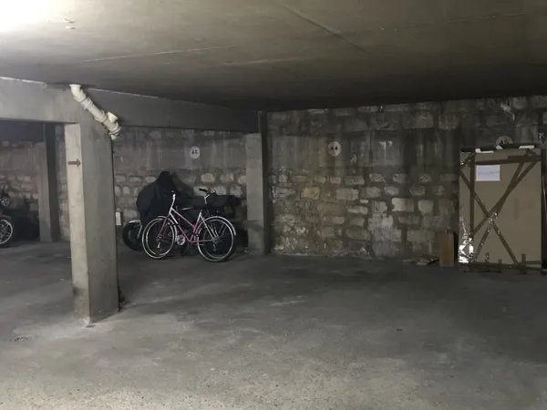 Vends parking - 12m²
