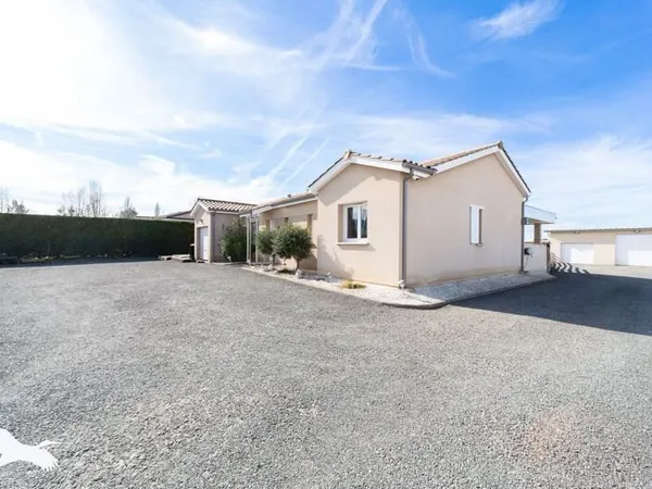 Contemporaine de 4 pièces principales
