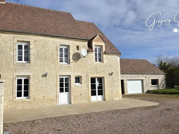 DOUBLE GARAGE DE 80m²
