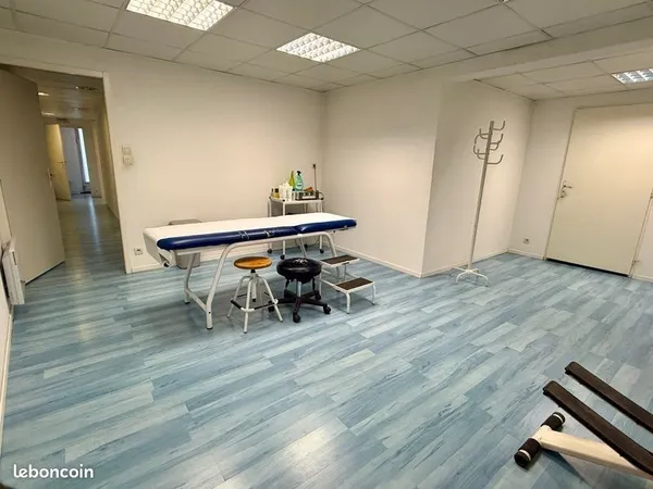 Local professionnel 67m2 à louer - Embrun