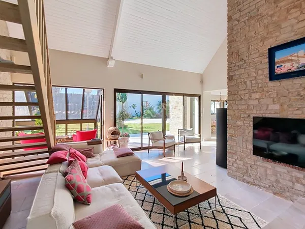 Maison 8 pièces et dépendances à vendre - Vieillevigne