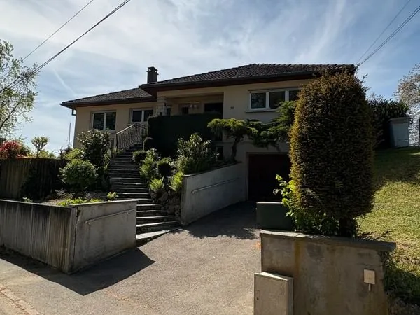 Maison plain-pied avec jardin, piscine, sous-sol aménagé Hochstatt