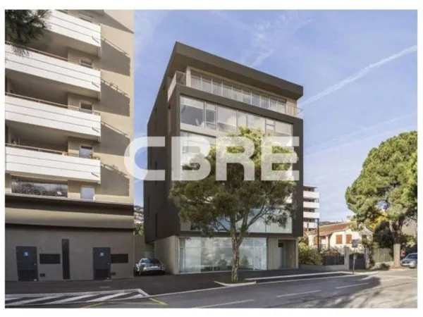 Bureaux 904 m²