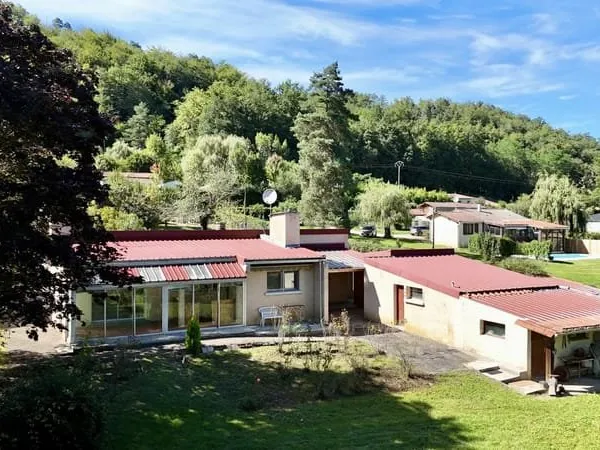 MAISON DE PLAIN-PIED DE 150 M2 HABITABLES - SEIX