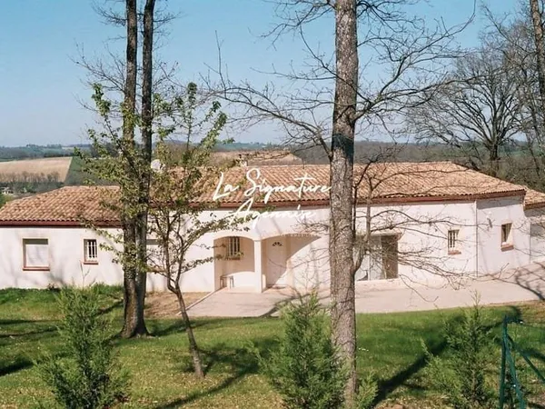 PLAIN-PIED 180M² 6 PIECES, PISCINE, GARAGES SUR TERRAIN DE 4300