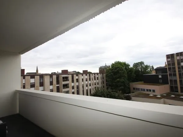 METZ PONTIFFROY 4 ème étage APPARTEMENT F5 90 M2 AVEC LOGGIA ASCENSEUR PARKING EN SOUS-SOL ET CAVE