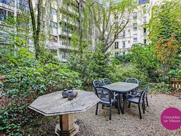 Appartement avec terrasse et jardin À Vendre